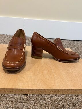 Sperry’s Classic Brown Leather Block Heel Loafers